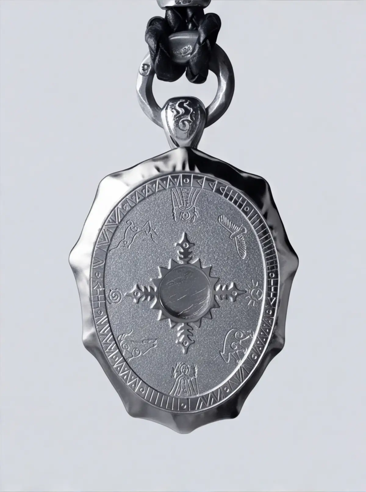 The frontal pendant clarifies the shield silhouette.